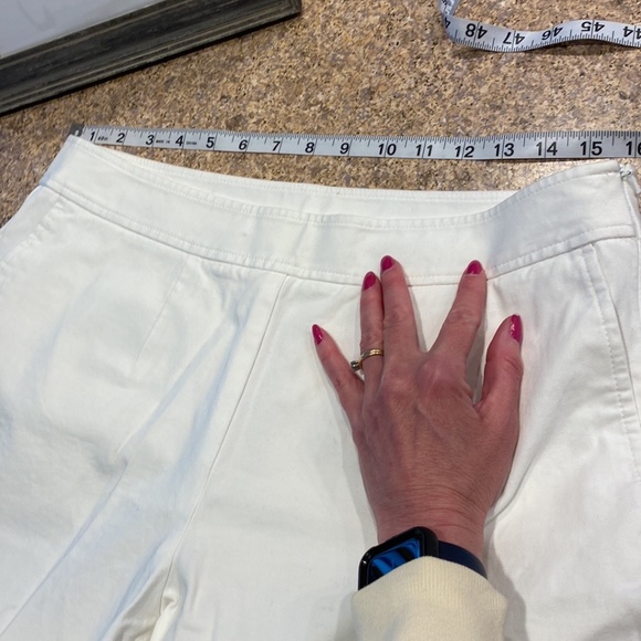 L.L. Bean Classic Fit White Pants 12 Petite -Just Reduced - Picture 3 of 17